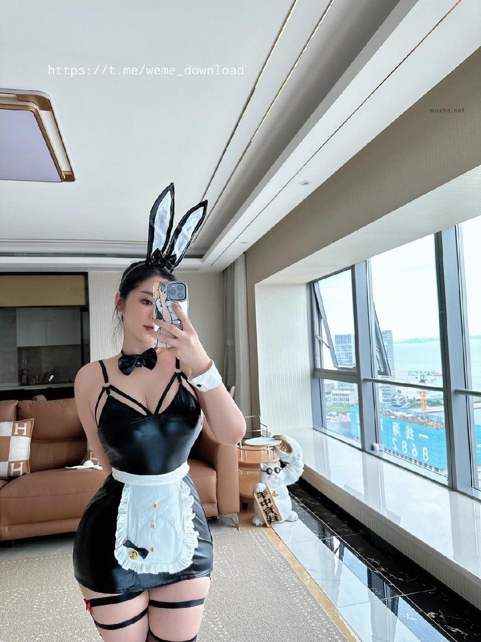 120斤的小王同学 – 漆皮兔女郎女仆【17P】